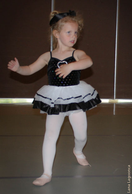 Детский балет в Канаде: на репетиции / Dress Rehearsal Preschool Ballet, Richmond BC 